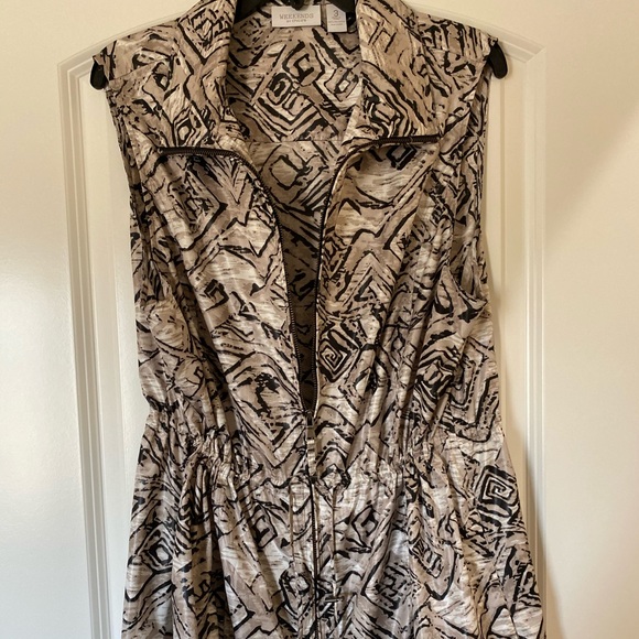 Vest - Picture 3 of 4